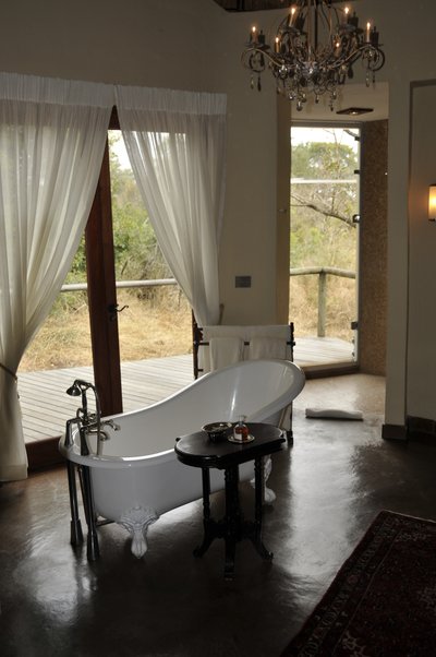 20090814053328 - Safari Lodge Bedroom with Mosquito Netting